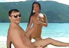Ich habe im Laden eine Banane gekauft, um mich damit scharfer sexfilm zu ficken.