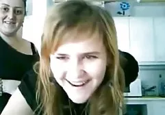 Fette Schlampe lutscht Schwanz in der Hoffnung, die besten deutschen pornofilme dass sie sie hart ficken wird
