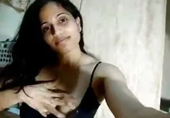 Muskulöses Girl wirbelt sexfilme bbw Freundin in wahnsinnigen Posen, leckt ihren Schlitz auseinander und fickt hart in alle Löcher