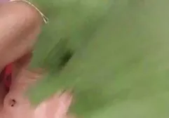 Hündin breitete ihre Brötchen und Fürze cum kostenlose pornofilme von reifen frauen