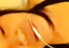 Sexy geile dreier pornos Brünette Mädchen masturbiert ihre Muschi