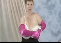 Appetitliche japanische Geisha im reifen Alter wird von einem strengen Gentleman herausgefordert und gibt sich pflichtbewusst einem Mann voller schmutziger Fantasien in einer sehr alten unrasierten Muschi hin, indem er sein geile deutsche milf pornos traditionelles Outfit wegwirft