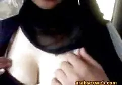 Asiatische Hündin gratis milf sexfilme saugt leidenschaftlich Hahn