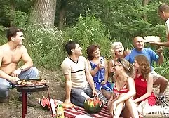 Unersättliche dessous pornofilme Hure zog Hardcore