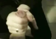 Dude zieht die Blondine geile deutsche amateur pornos aus, als sie ihr Höschen wechselt