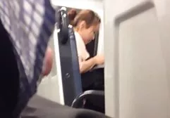 Ein gaile pornos charmantes Mädchen wachte aus erotischen Träumen auf und wollte den Schwanz ihrer Freundin in den Mund nehmen