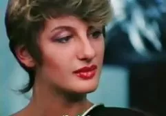 Blonde auf den Knien kostenlose milf sexfilme von Mitgliedern umgeben
