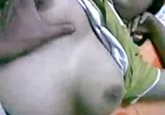 Fingerspiele geile pornos mit geilen frauen vor der Kamera