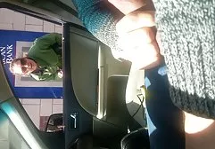 Nachdem sie einen sexy Schokoriegel auf ein Sofa gelegt hatte, hämmerte ein Nigga heiße milf pornos mit ihrem fetten Schwanz und spritzt ihr ins Gesicht