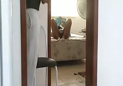 Blondine zeigt Striptease in der Fetischabteilung kostenlose reife frauen pornos