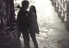 Nachdem sie sich ausgezogen hat, gibt sie dem Bauern einen so geilen kostenlose geile pornos Blowjob, dass sein Schwanz um einen Meter erhöht wird! Und bevor der Mann es schafft abzuspritzen, fickt er sie zwischen den Titten