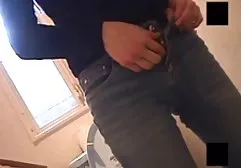 So ein kleines und zerbrechliches Mädchen, sie hat wahrscheinlich geile fickvideos kostenlos eine sehr enge Vagina, aber sie badet nicht und willigt ein, Sex mit einem Partner zu haben, der einen großen Schwanz hat