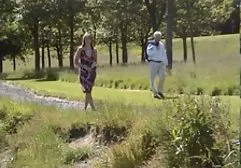 Die schlanke, junge Brünette (Tiffany Holiday) masturbiert gerne vor einer Videokamera. Tiffany arbeitet meisterhaft mit ihren Fingern und geile deutsche sex filme schiebt sie, dann paarweise, dann fünf auf einmal in eine Vagina und Anal